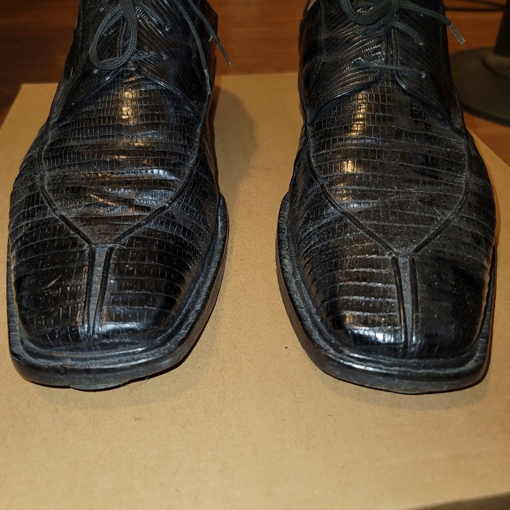 Shoes - Picture 5 of 6